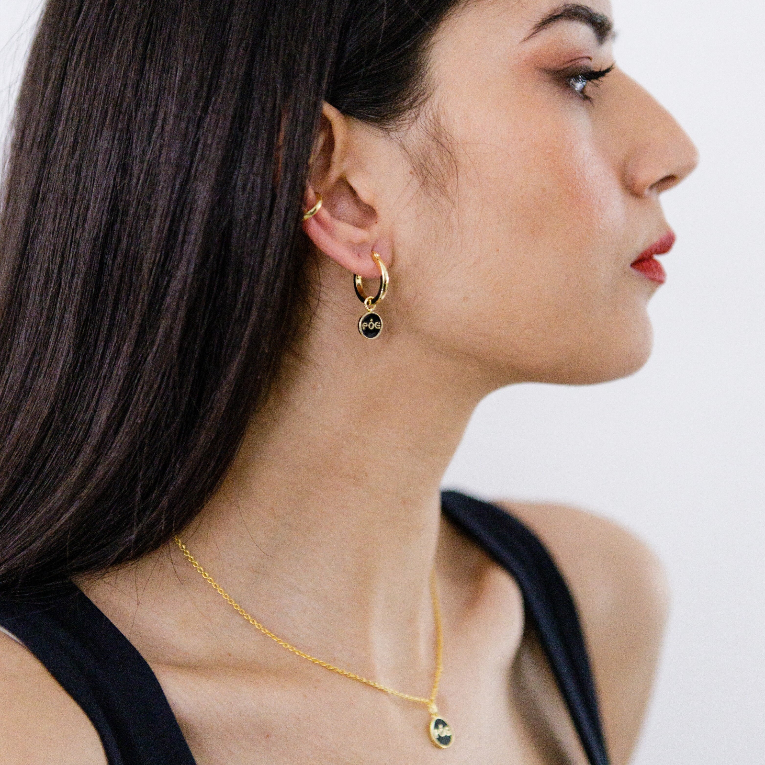 Aro de oro y encanto