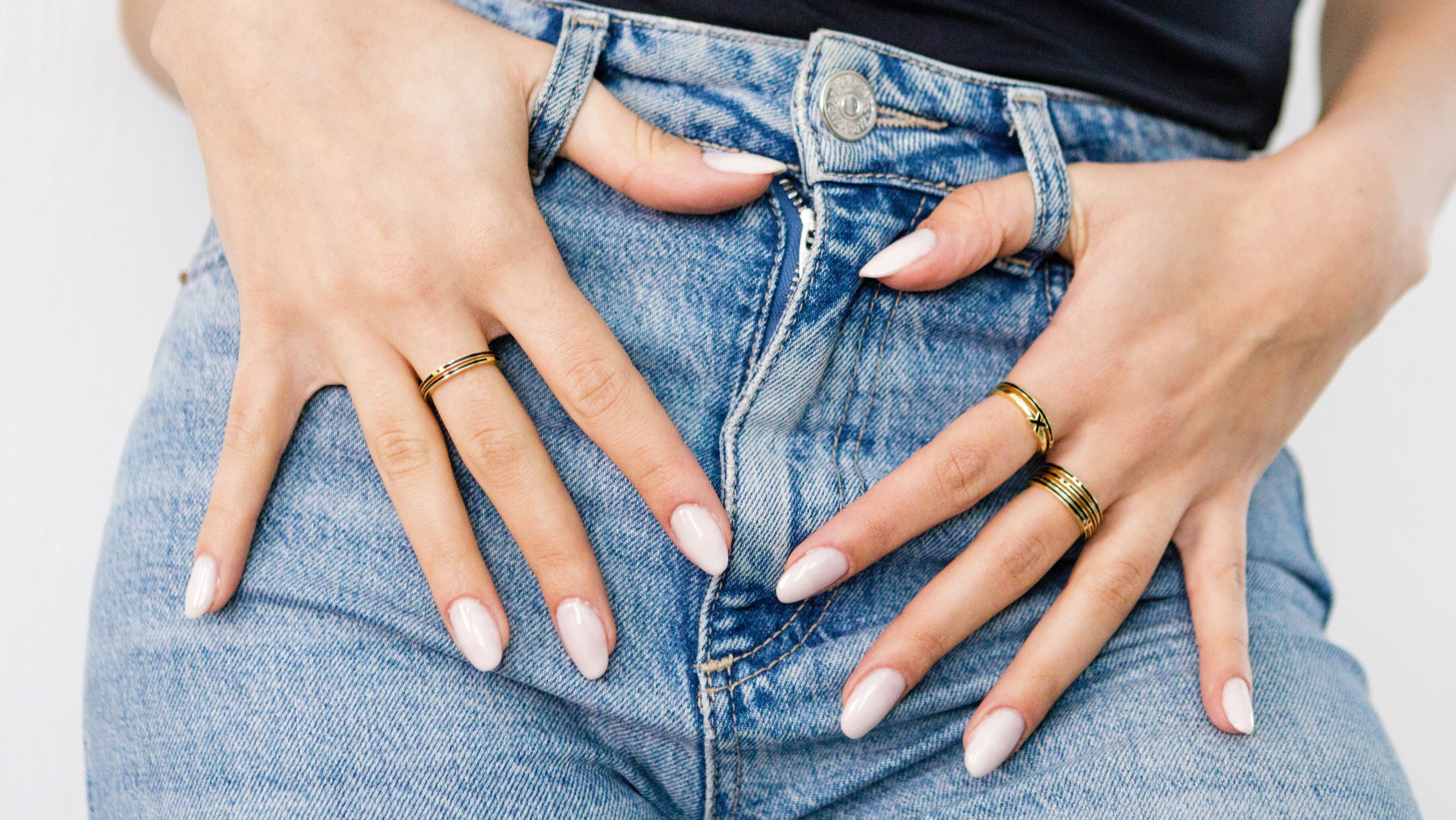 Gold Kiss Ring