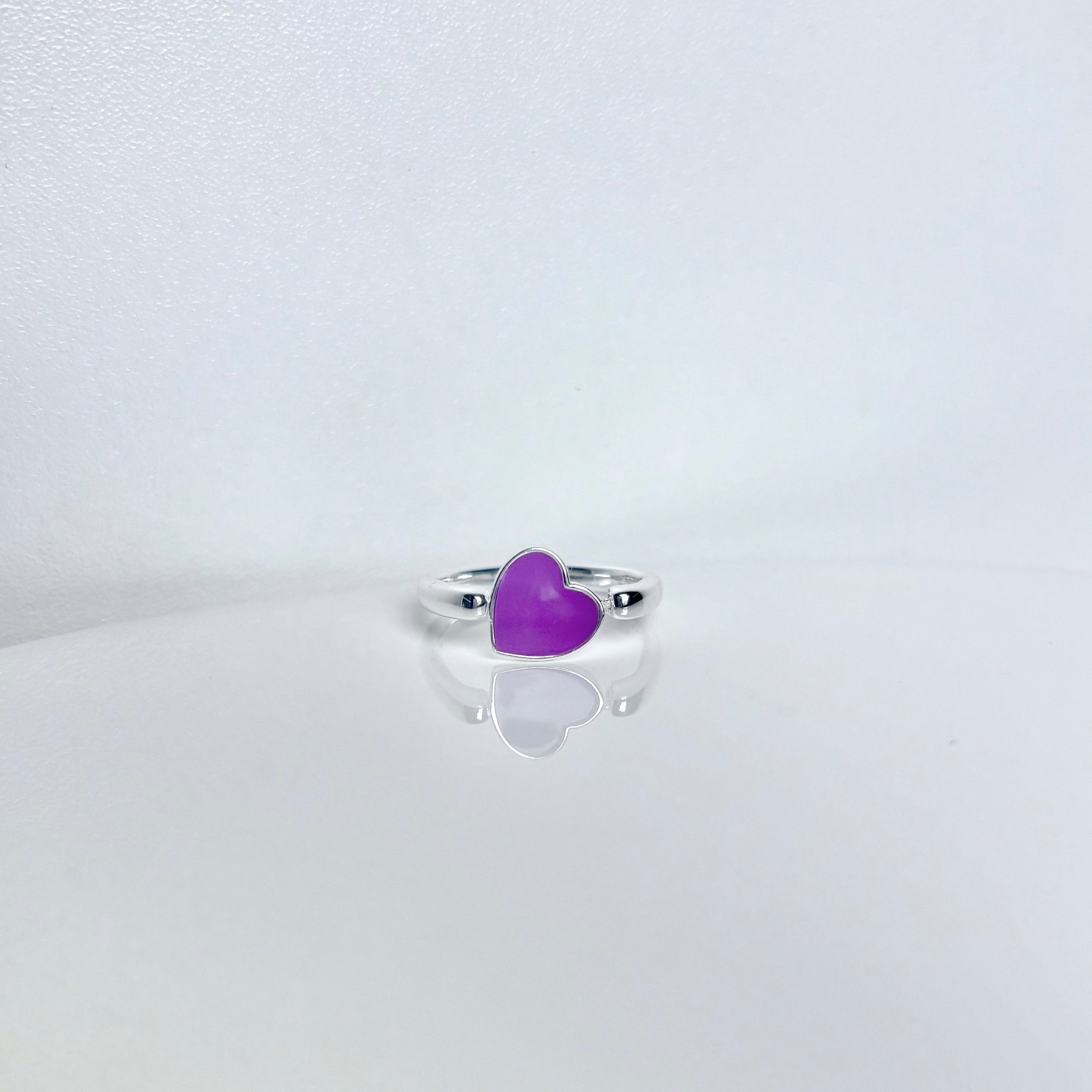 póg jewellery_silver fidget ring with purple heart_front view