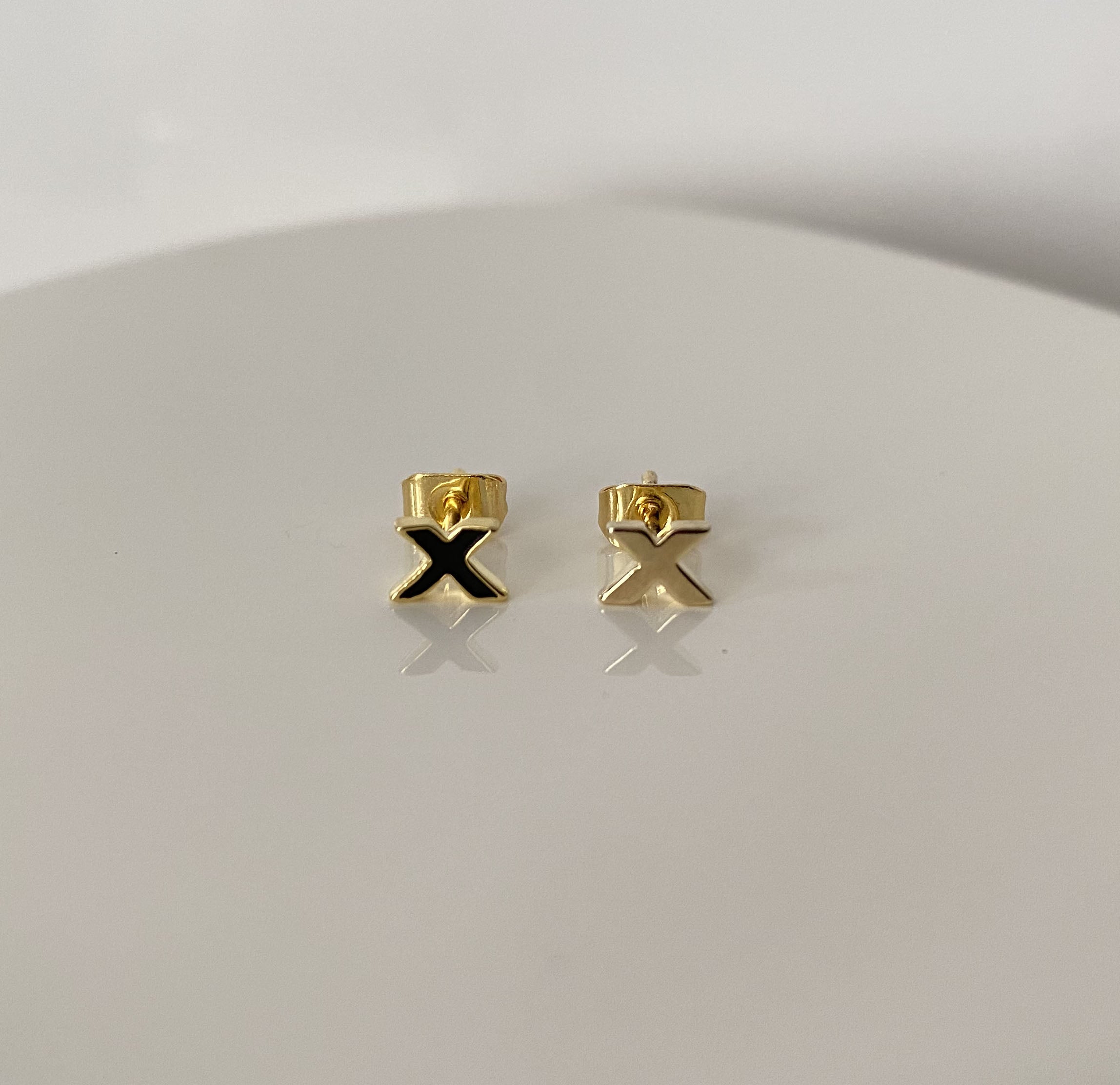 Gold Studs kisses