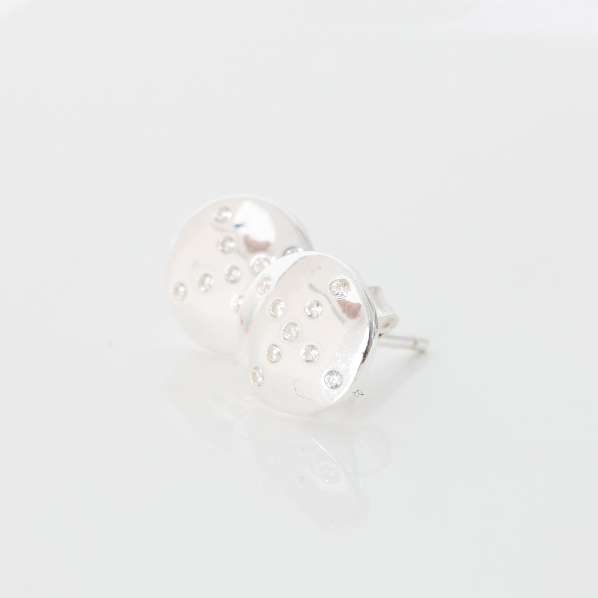 shine-studs-silver-front-view
