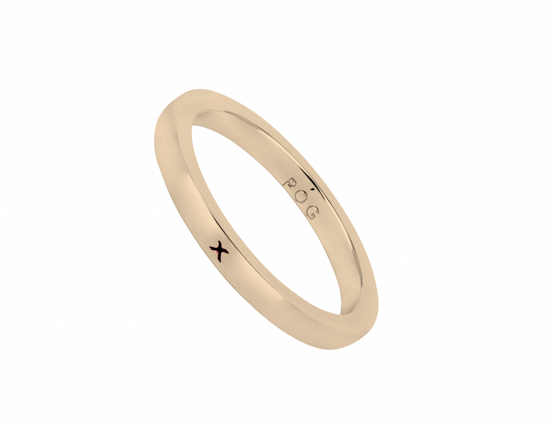 band-stacking ring-with kiss-gold red