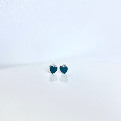 heart stud earrings_green and silver_frontview_6mm