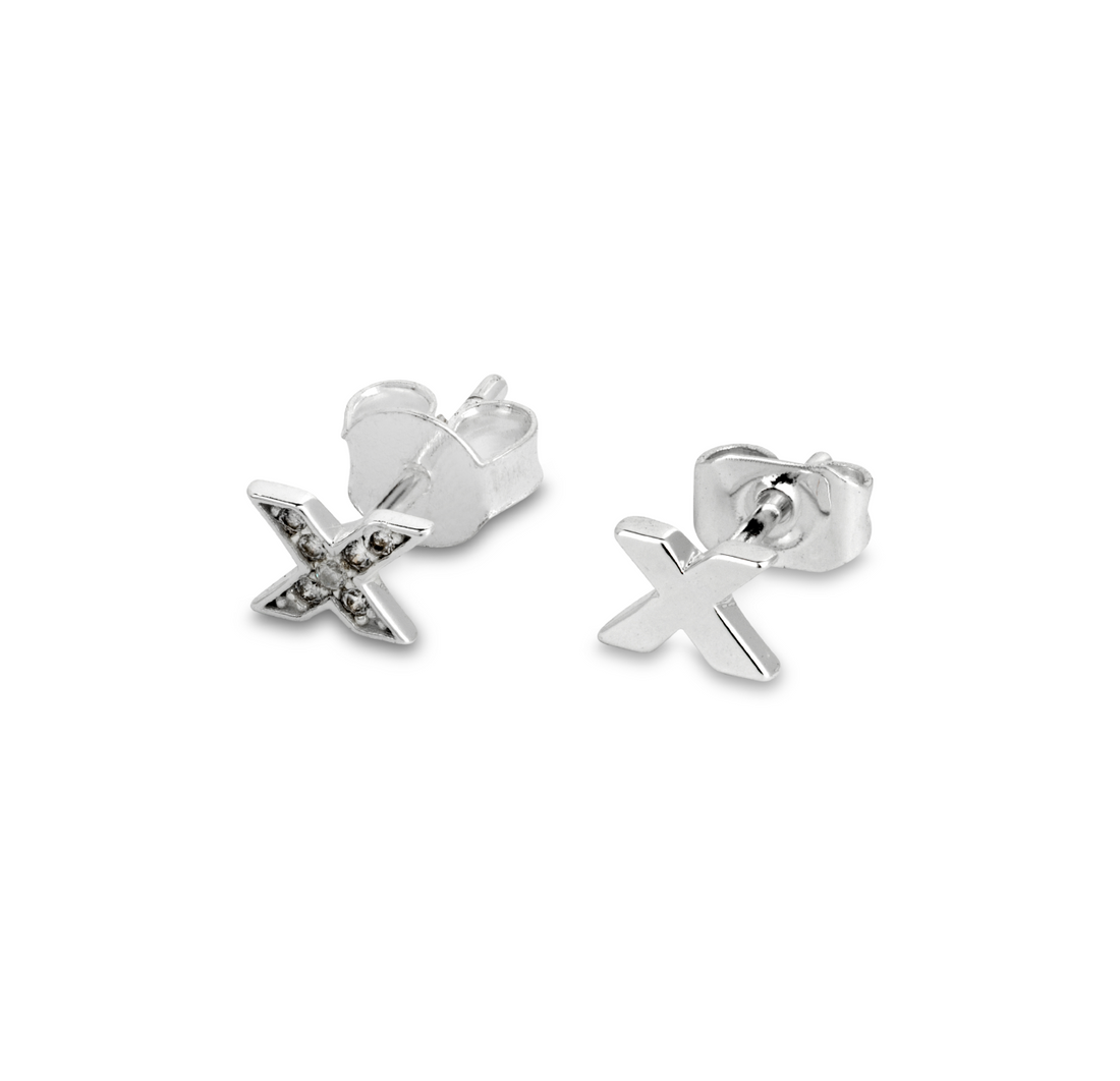 shine-kiss-studs-silver-top-front-view