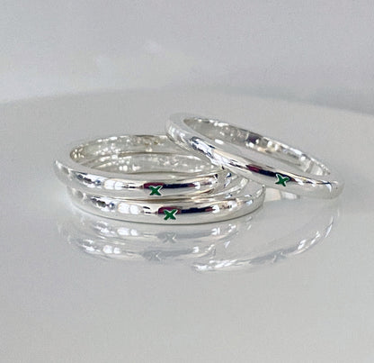 band-stacking ring-with kiss-silver green